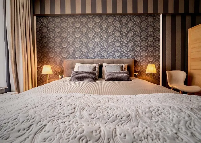 Penthouse Chic By Landev